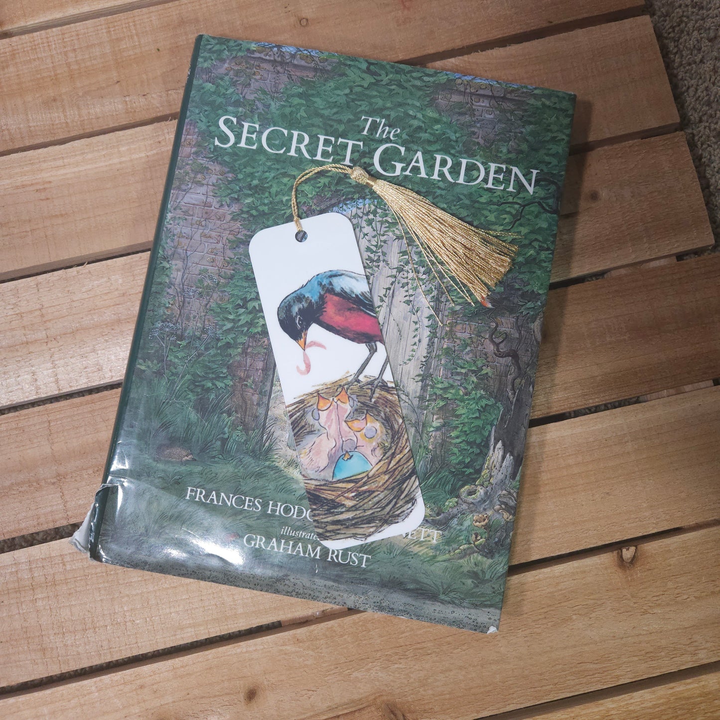 Robin and nest bookmark